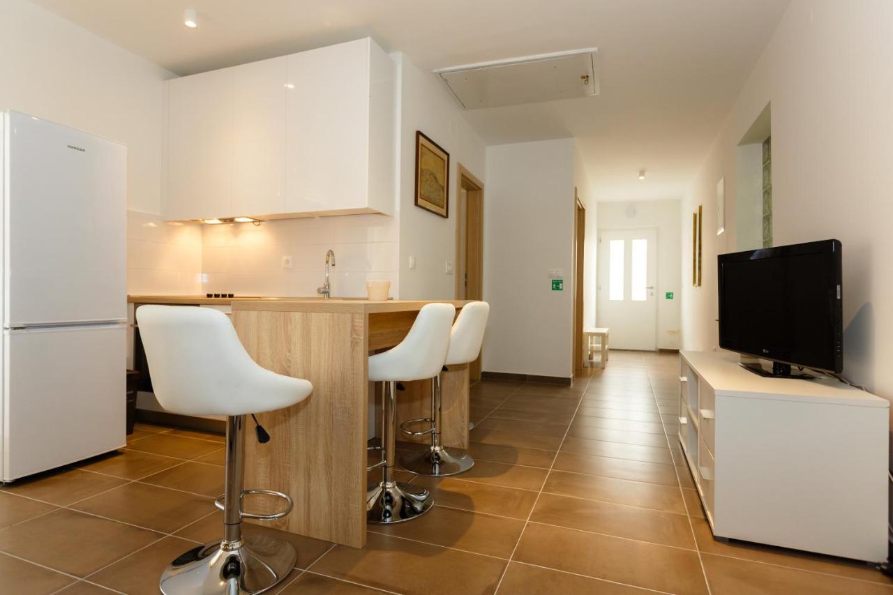 Villa Mirela Apartment 瓦比尼科 外观 照片