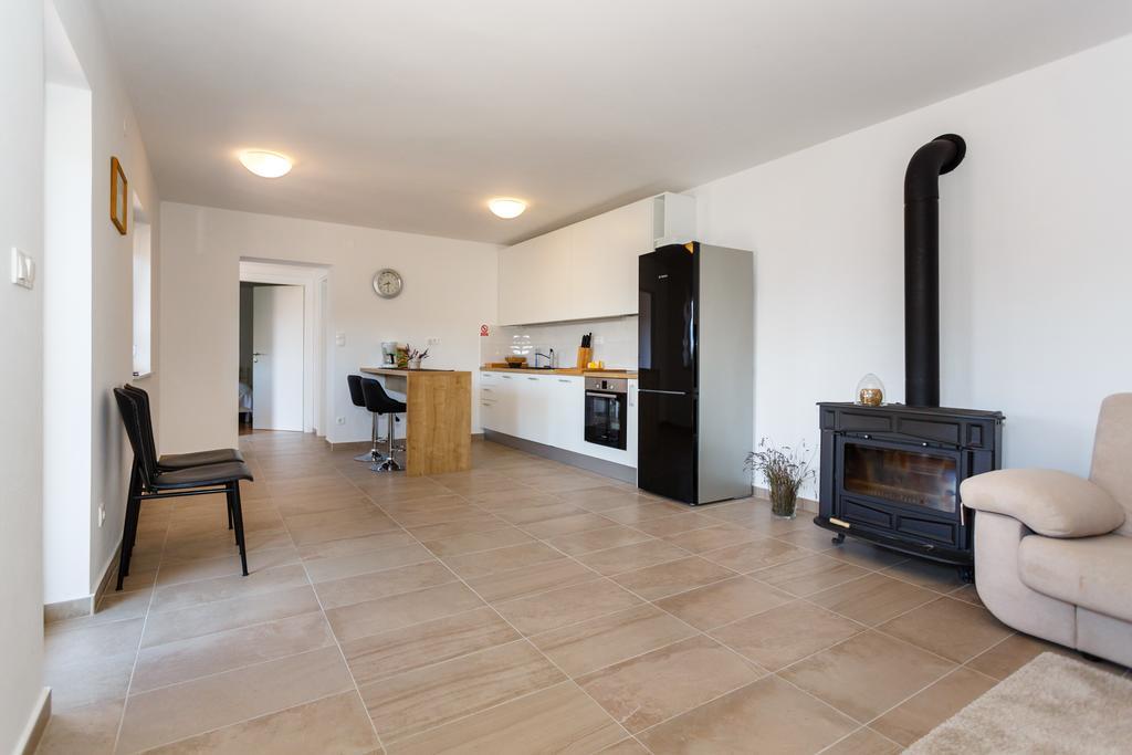 Villa Mirela Apartment 瓦比尼科 外观 照片